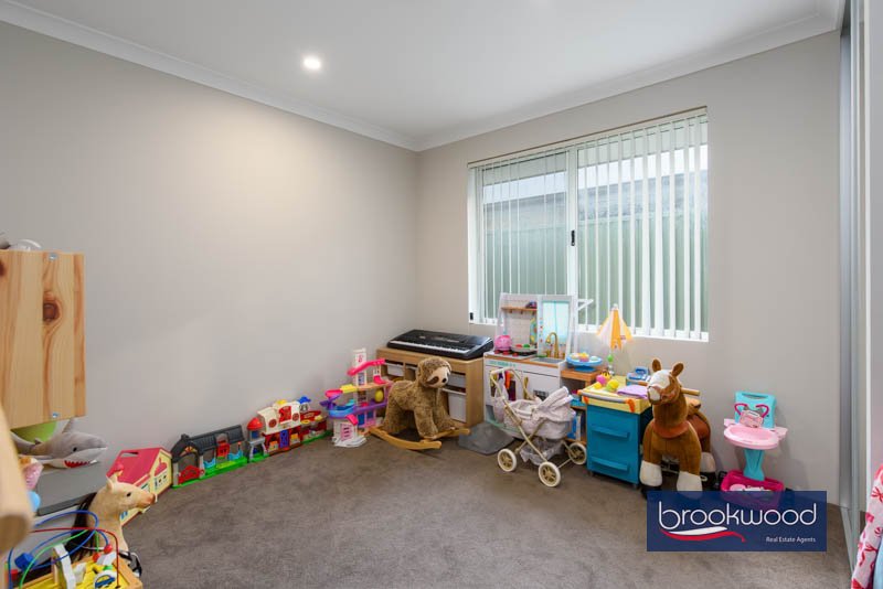 15 Emerald Street, photo 21