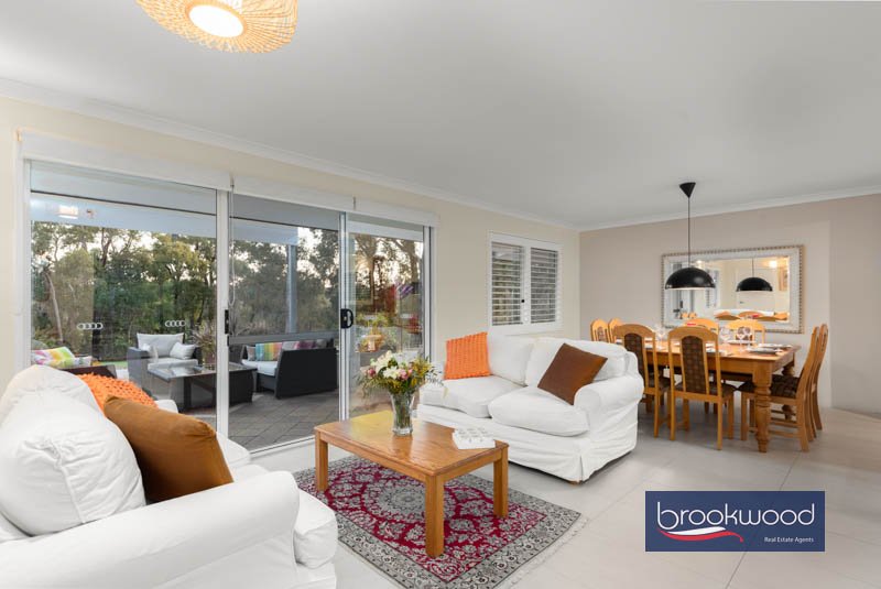 45 Strawberry Hill Drive, photo 4